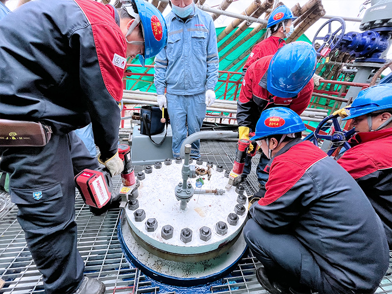 Lithium Electric Torque Wrench Field Application